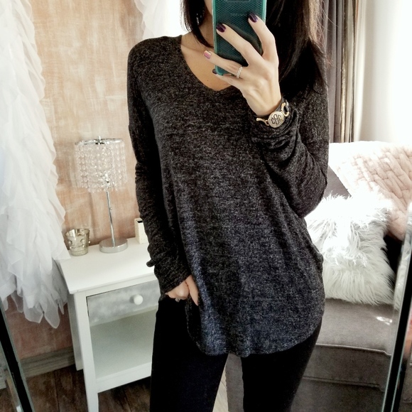 Tops - "Cloud" Brushed Long Sleeve Tee V-Neck Basic 🌷